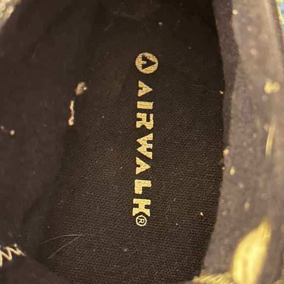 Airwalk Women's Navy Denim Embroidered Flower High Top Sneakers Size 8 - Picture 8 of 9